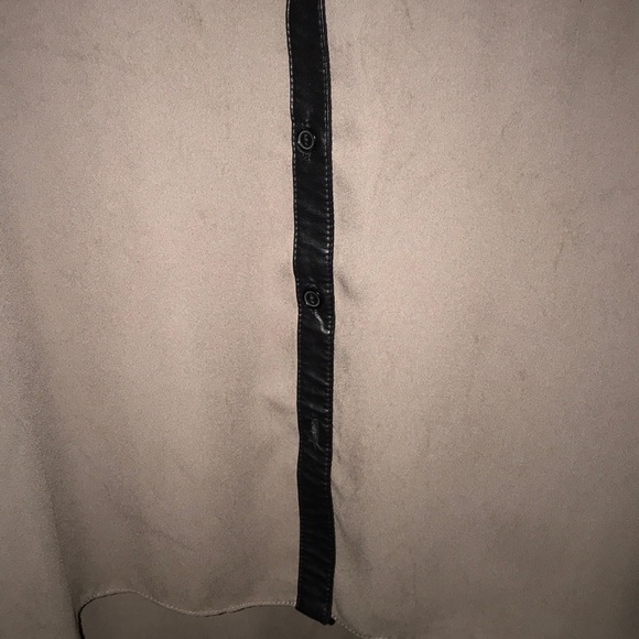 Andrée Button Down - Picture 5 of 6